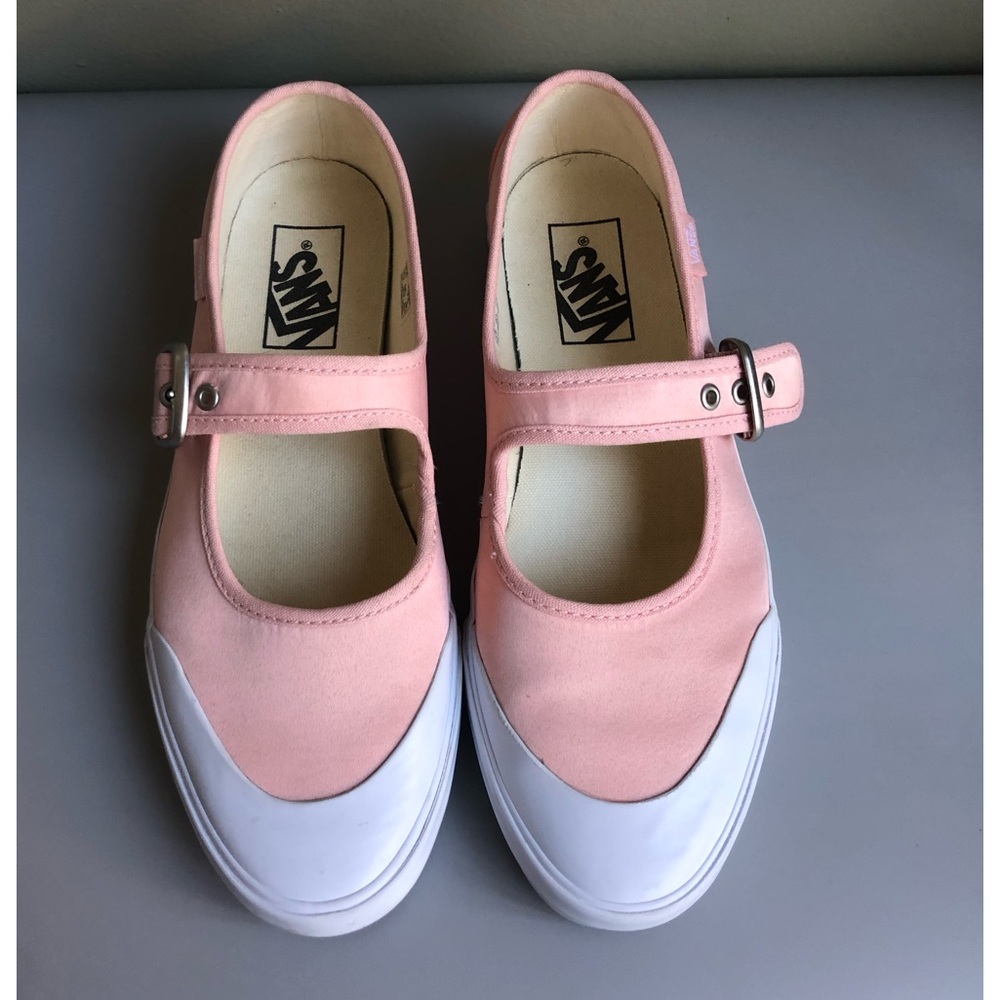 Vans Women's Mary Jane Sneaker Pink Size: US 7.5 EUR 38